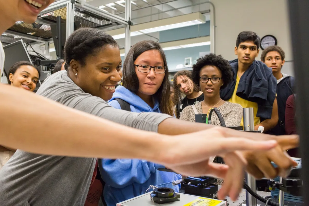 Prof. Christine Hendon Hosts the 2nd Annual Summer Community Outreach Event
