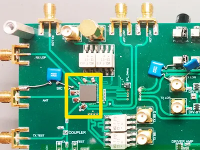 First CMOS full duplex receiver IC with integrated magnetic-free circulator
