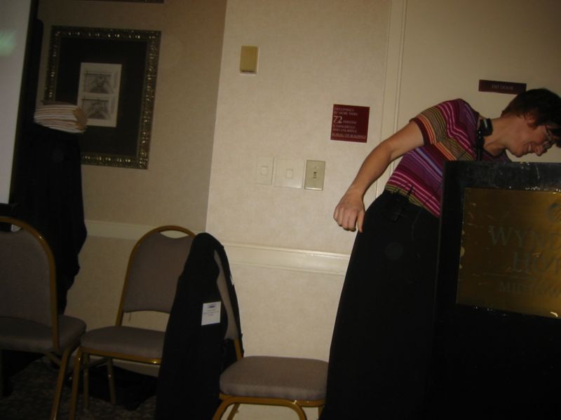 103-0335_IMG